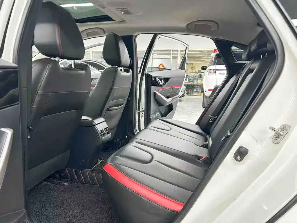Venucia D60 2018 1.6L MT Elite