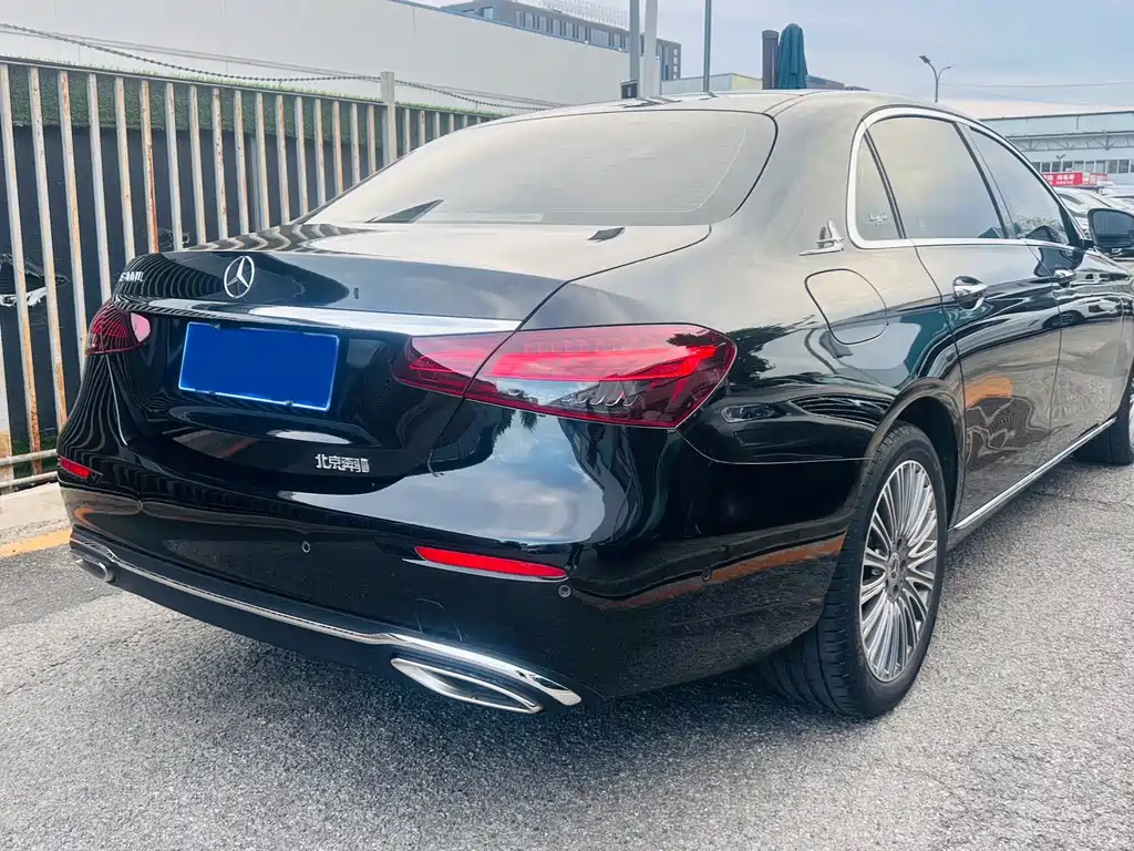 Mercedes-Benz E-Class — миниатюра 4