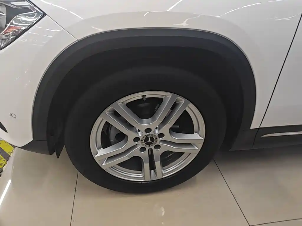 Mercedes-Benz GLA — миниатюра 23
