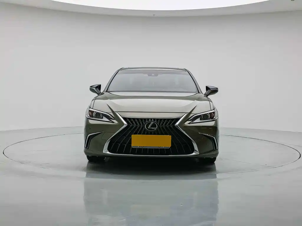 Lexus ES — миниатюра 2