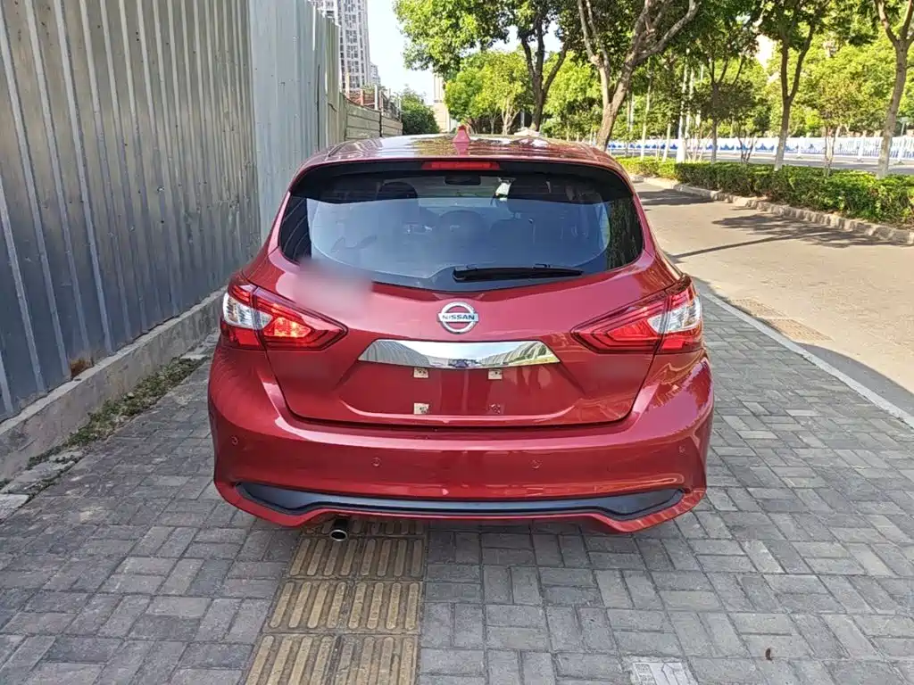 Nissan Tiida — миниатюра 6