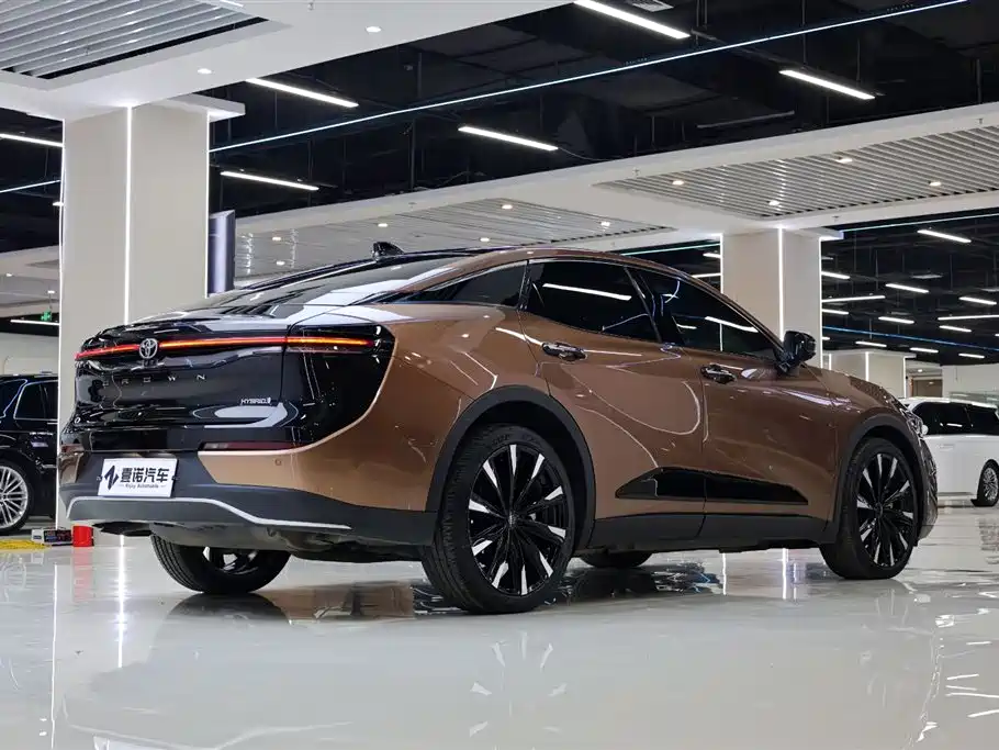 Toyota Crown SportCross — миниатюра 15