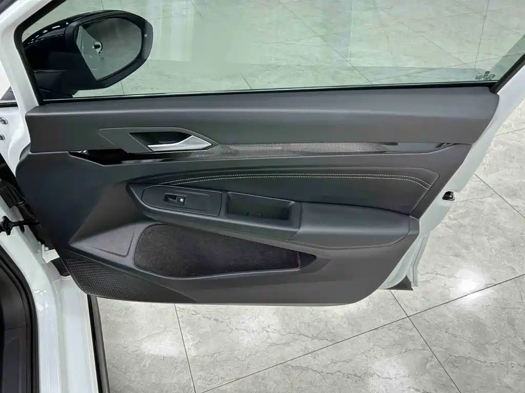 Volkswagen Golf — миниатюра 18