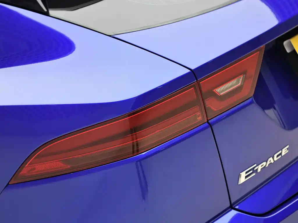 Jaguar E-PACE — миниатюра 22
