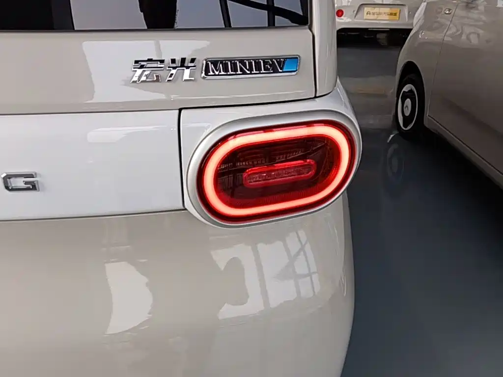 Wuling MINIEV — миниатюра 24