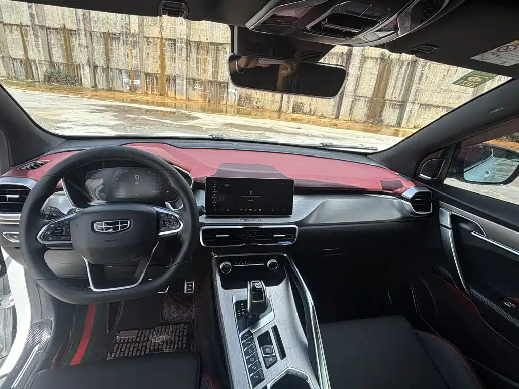 Geely Binyue — миниатюра 14