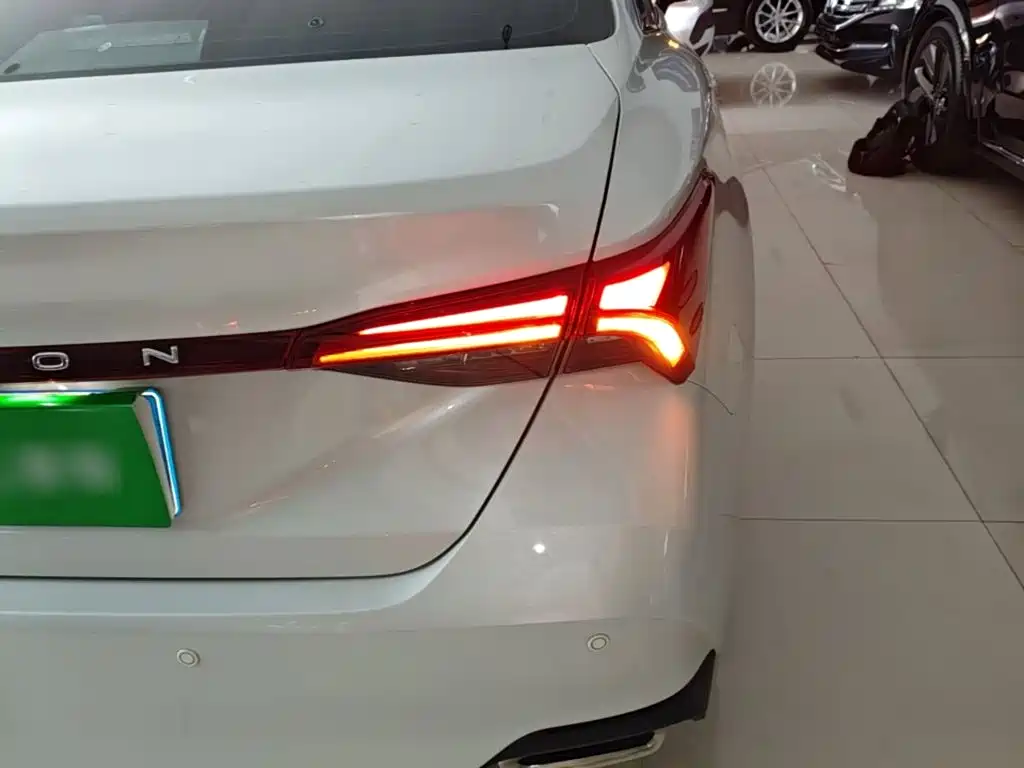 Toyota Avalon — миниатюра 8