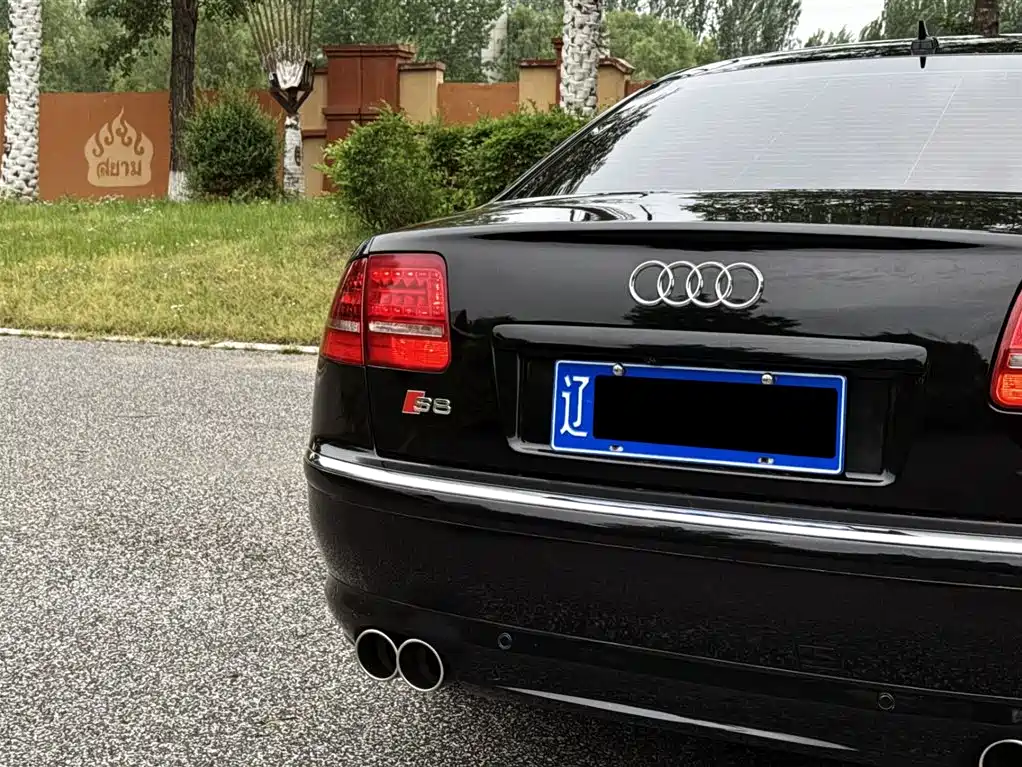 Audi S8 2009 S8 5.2 FSI quattro
