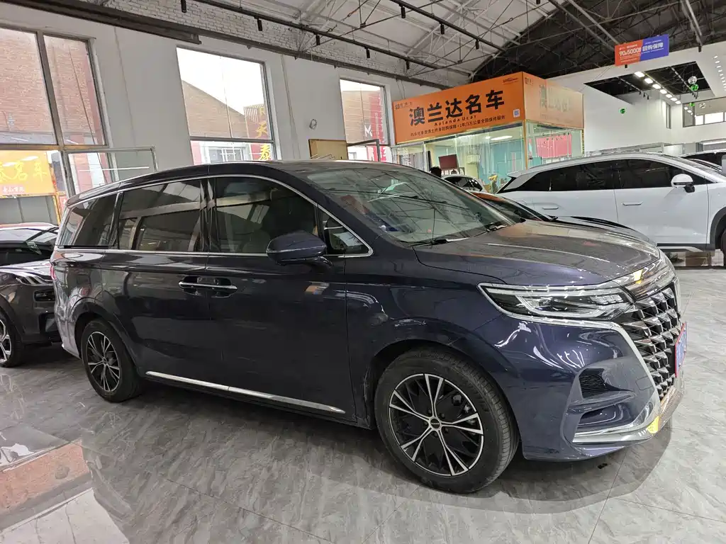 Roewe iMAX8 — миниатюра 4