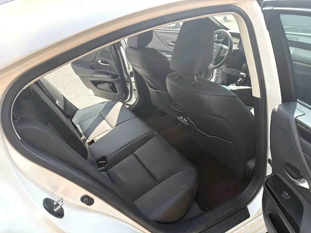 Lexus ES — миниатюра 5