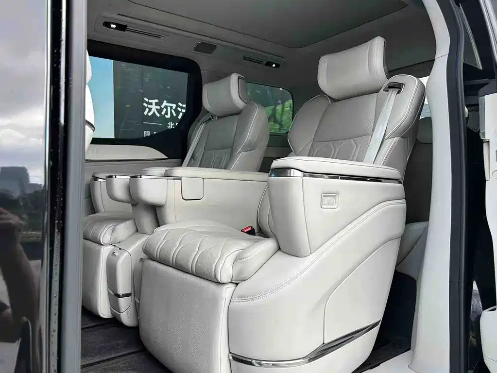 Volvo EM90 — миниатюра 7