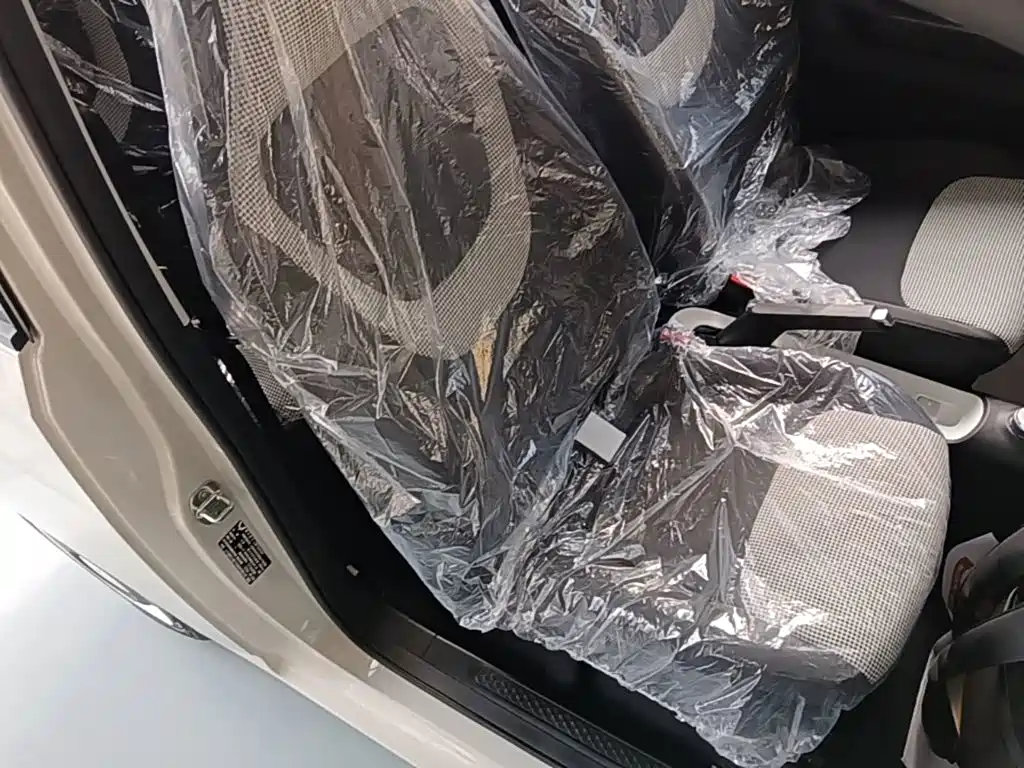 Wuling MINIEV — миниатюра 20