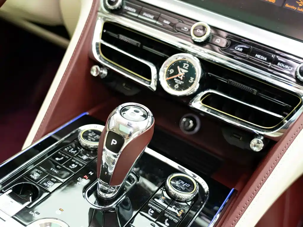 Bentley Flying Spur — миниатюра 22