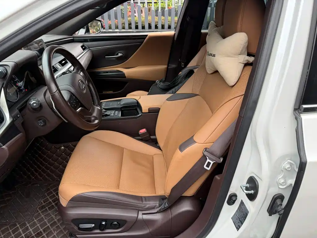 Lexus ES — миниатюра 8