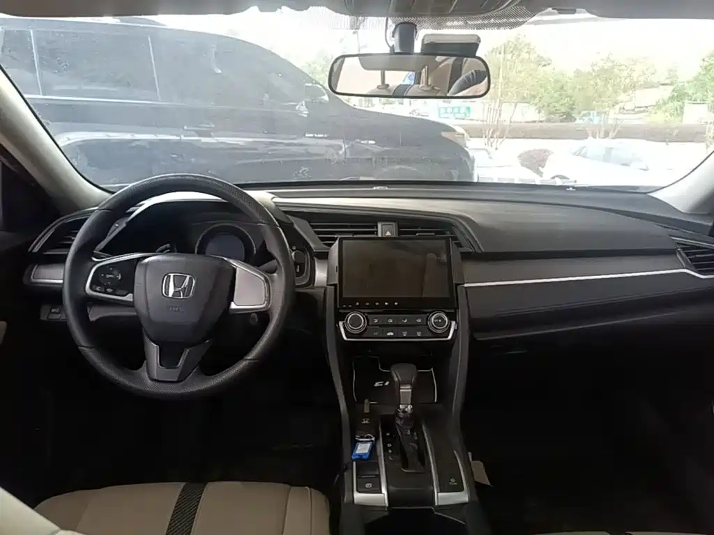 Honda Civic — миниатюра 10