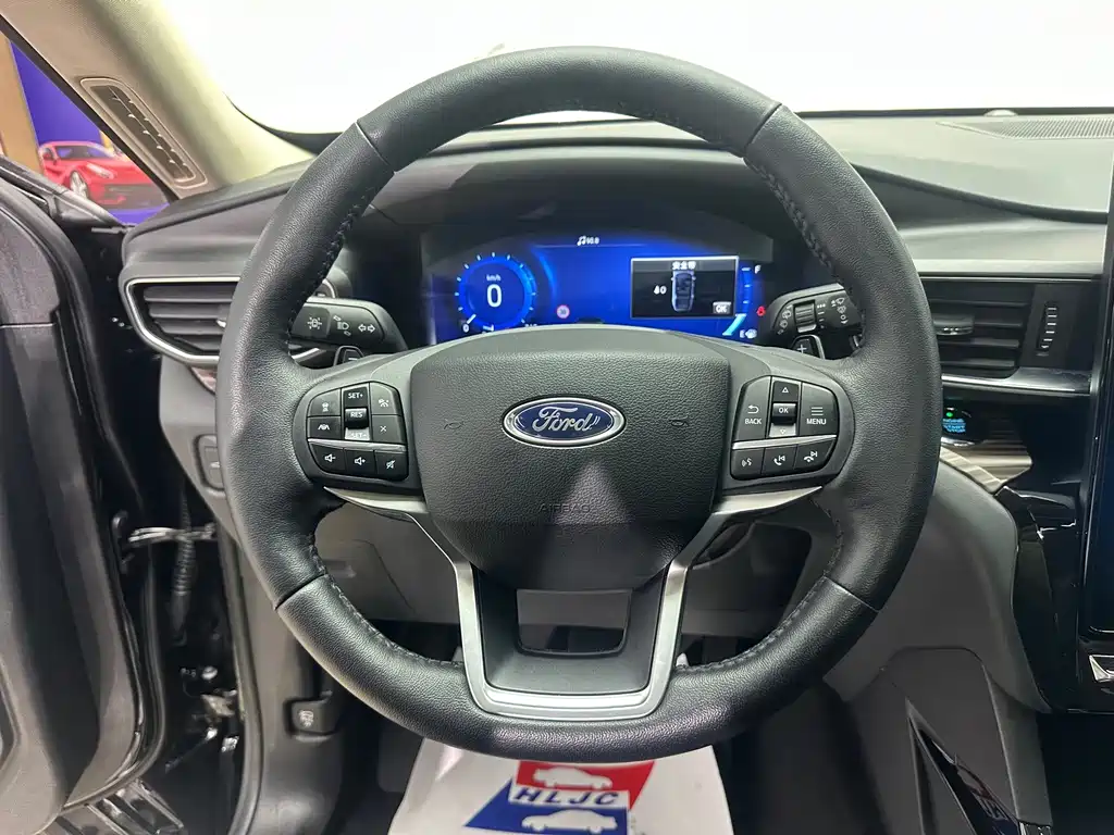 Ford Explorer — миниатюра 11