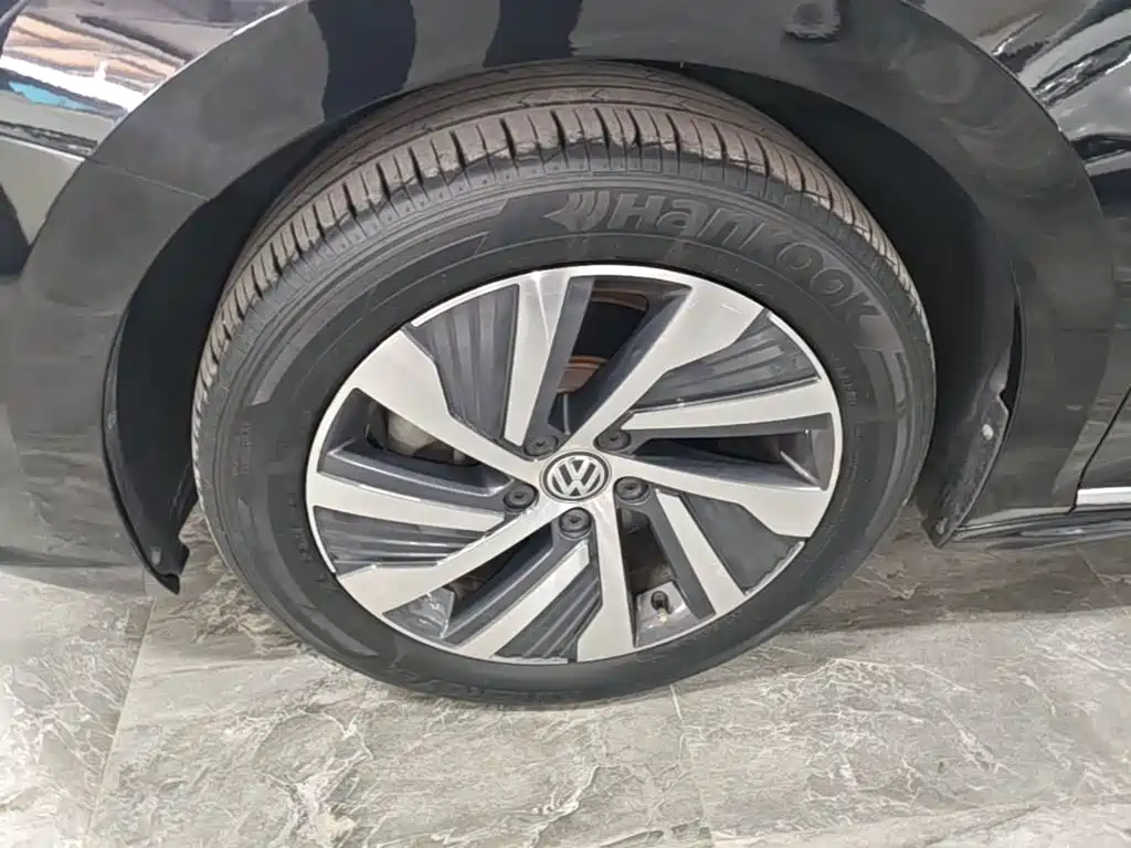 Volkswagen Passat PHEV — миниатюра 23