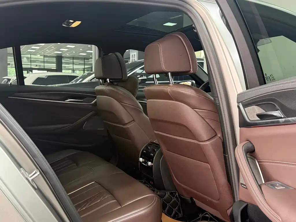 BMW 5 Series (Import) — миниатюра 16
