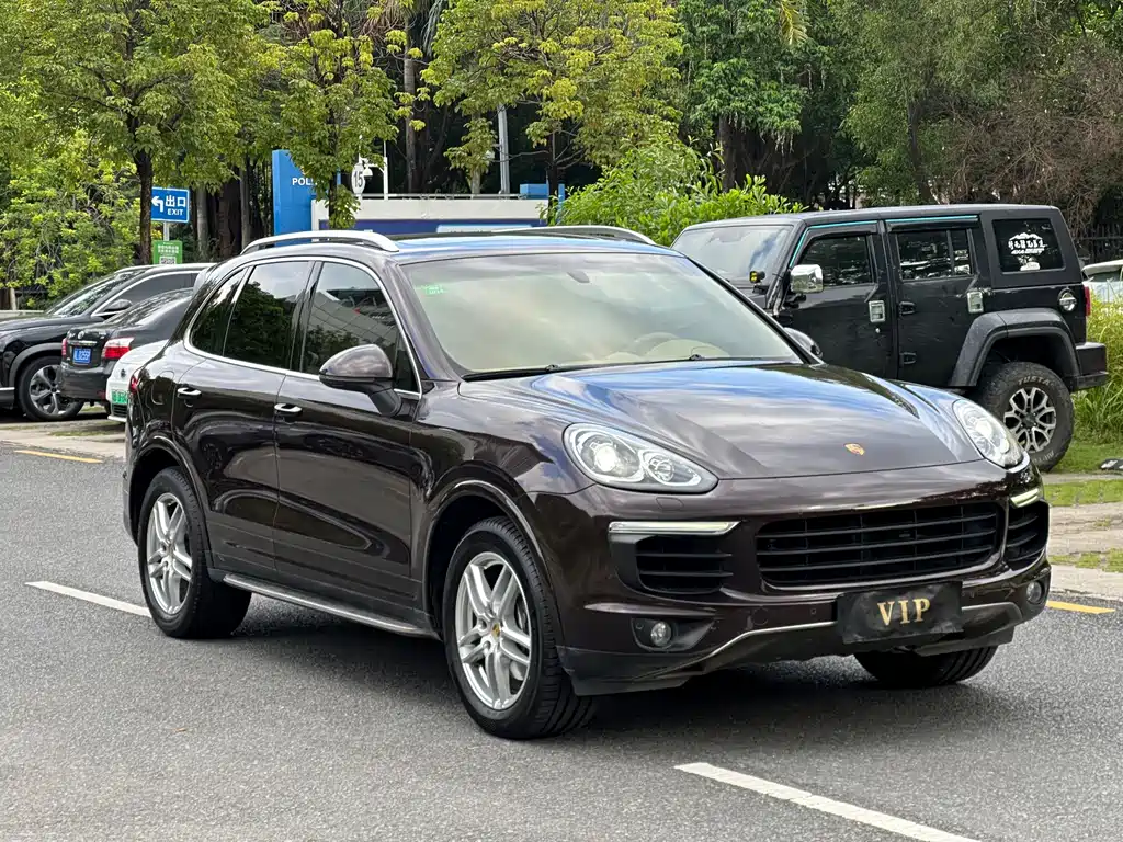 Porsche Cayenne — миниатюра 3