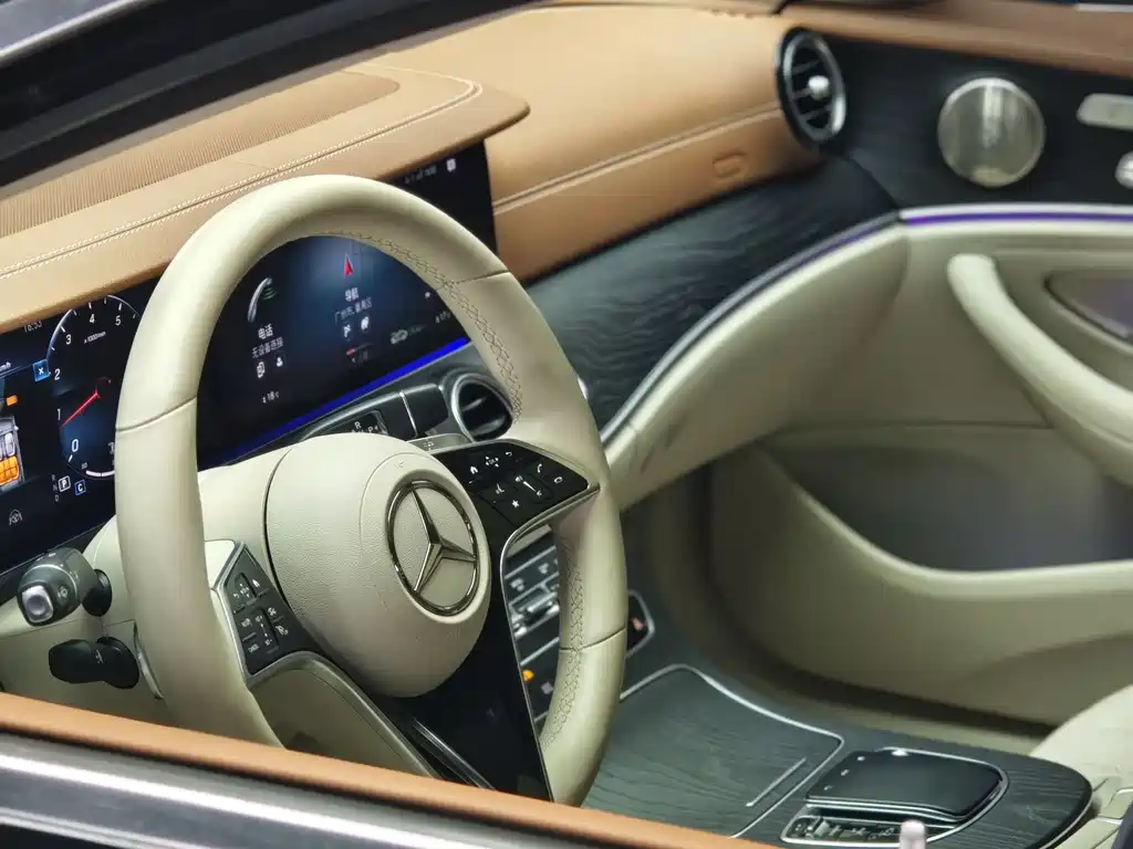 MERCEDES-BENZ E CLASS