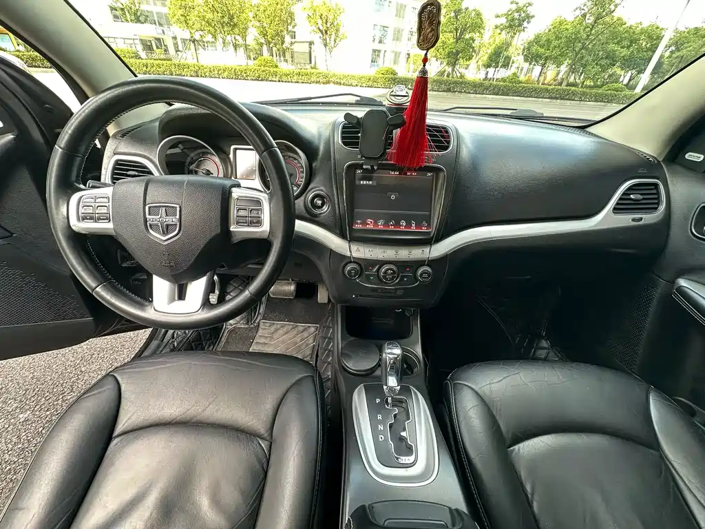 Dodge Journey — миниатюра 6