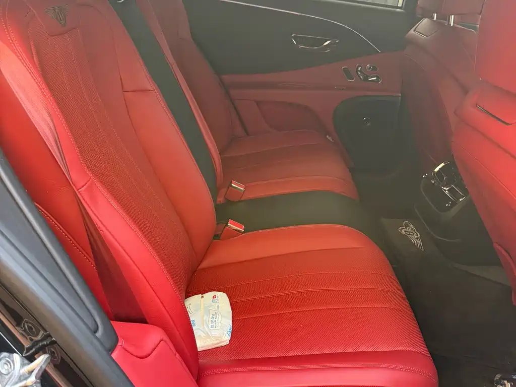 Bentley Flying Spur — миниатюра 7