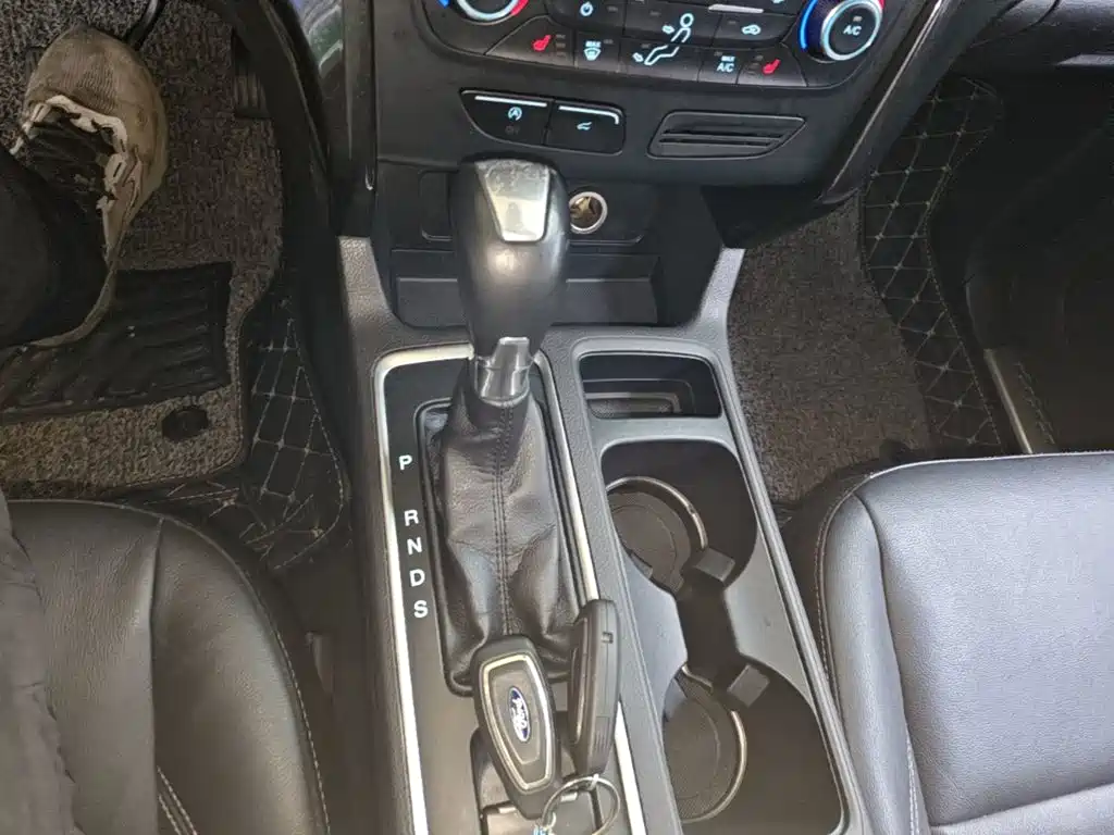 Ford Kuga — миниатюра 14