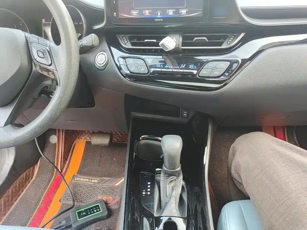 Toyota IZOA — миниатюра 10