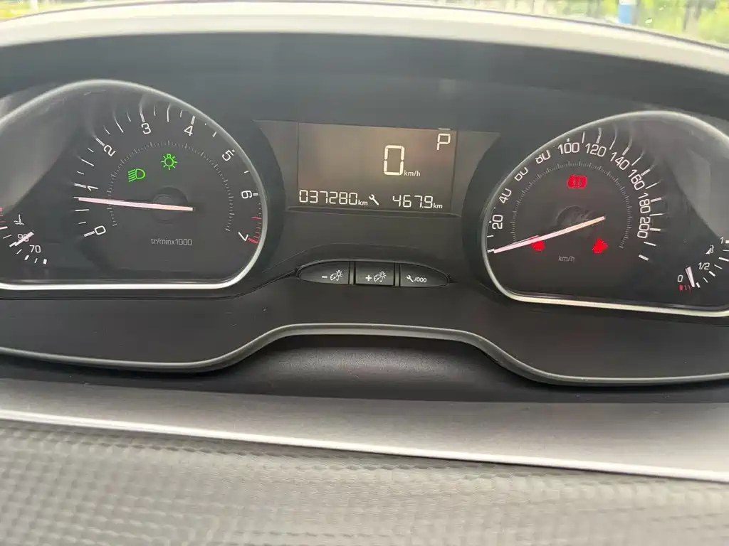 Peugeot 2008 — миниатюра 5