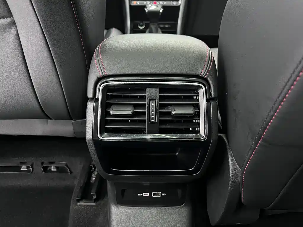 Skoda Karoq — миниатюра 15