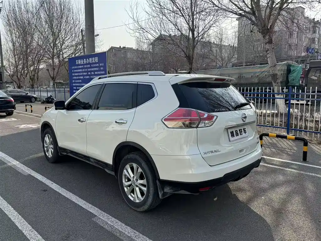 Nissan X-Trail 2015 2.0L CVT Comfort MAX 2WD