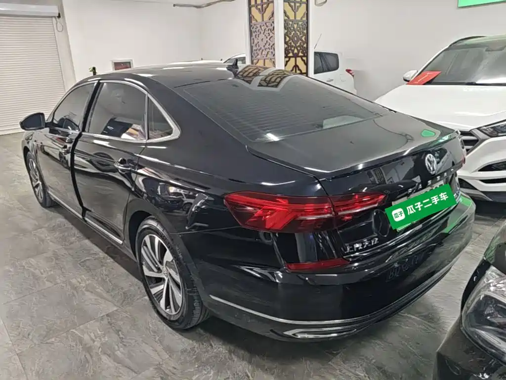 Volkswagen Passat PHEV — миниатюра 5