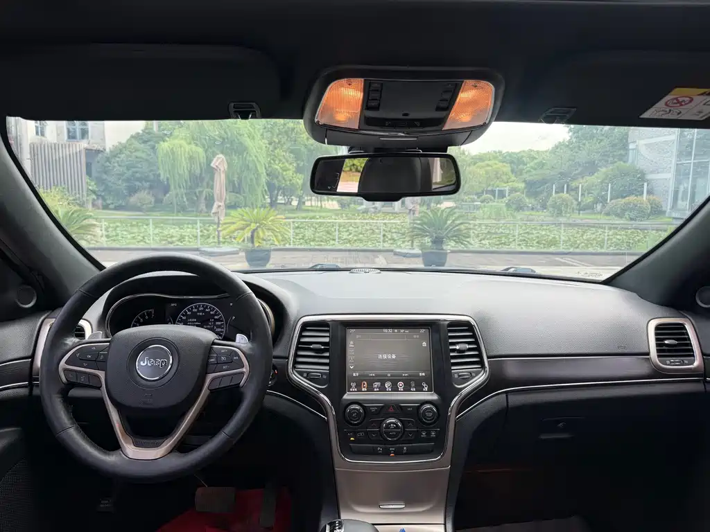 Jeep Grand Cherokee (Import) — миниатюра 5