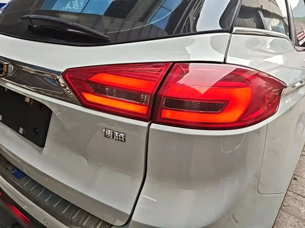 Geely Boyue — миниатюра 8