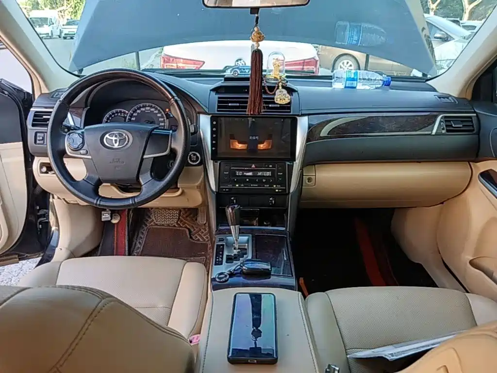Toyota Camry — миниатюра 10