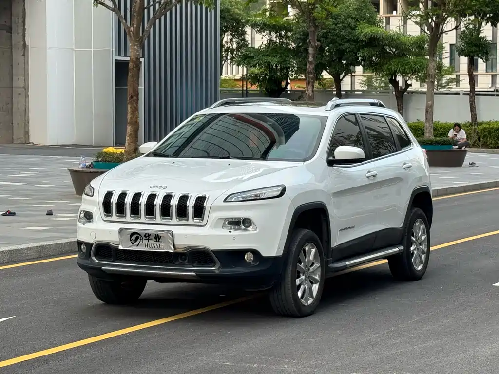 Jeep Cherokee (Import) 2015