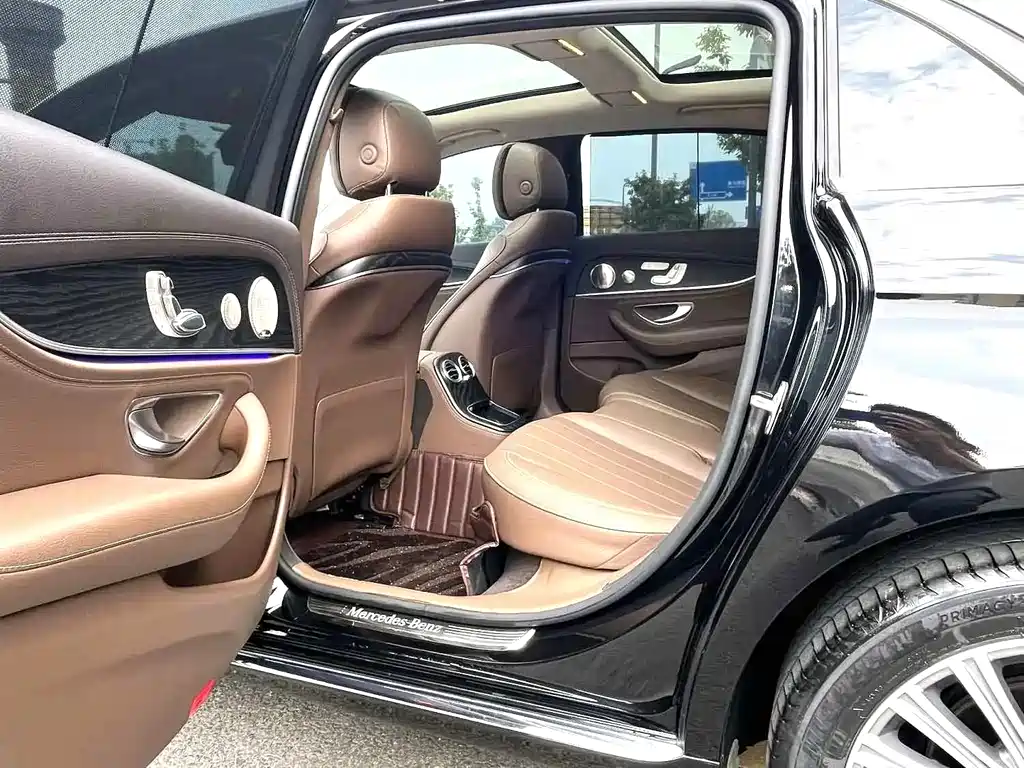 Mercedes-Benz E-Class — миниатюра 5