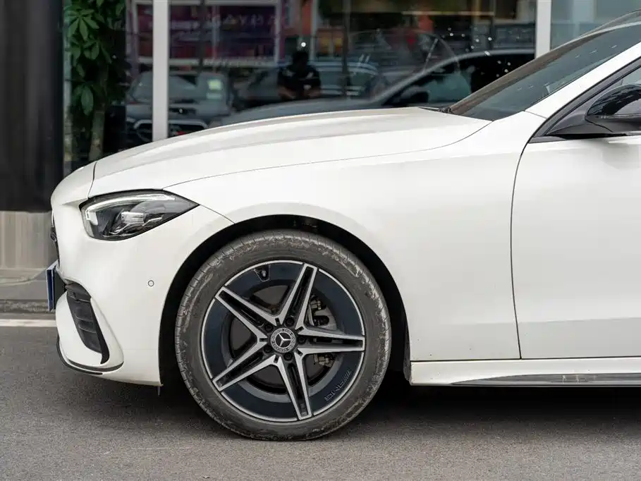 Mercedes-Benz C-Class — миниатюра 7