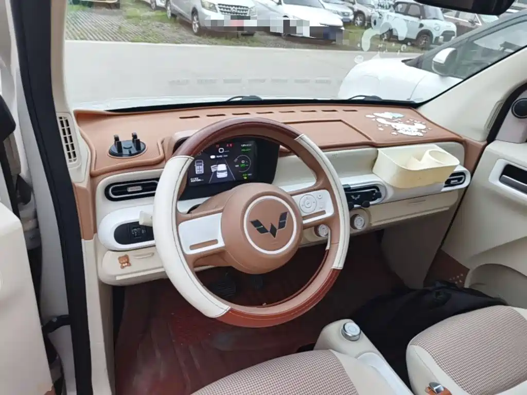 Wuling MINIEV — миниатюра 10