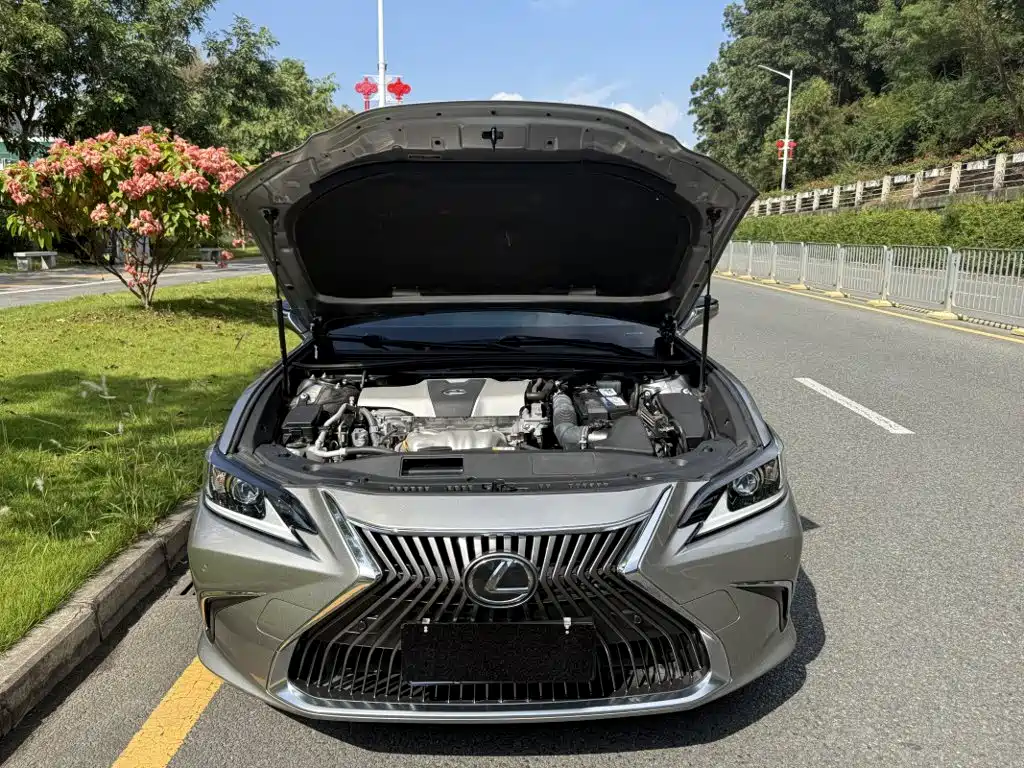 Lexus ES — миниатюра 13