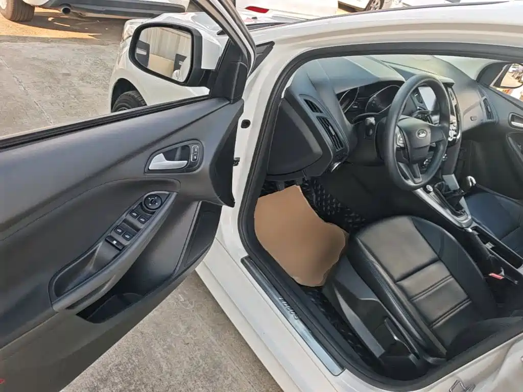 Ford Focus — миниатюра 16
