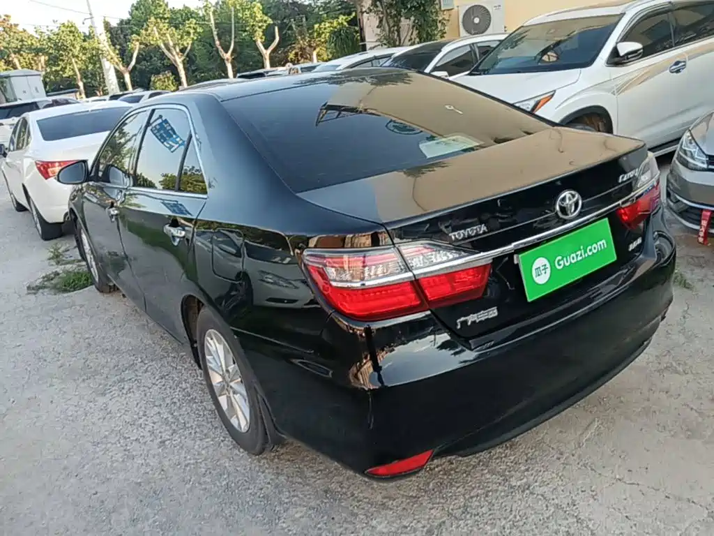 Toyota Camry — миниатюра 5