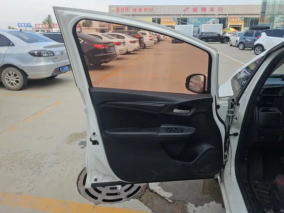 Honda Fit — миниатюра 7