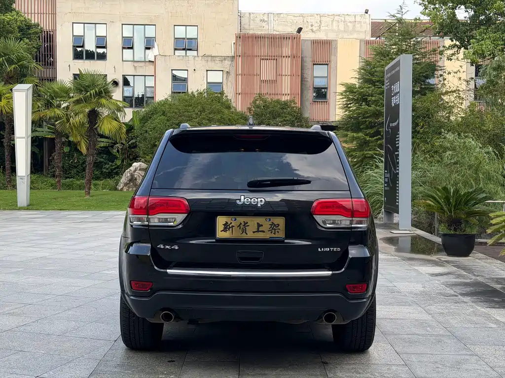 Jeep Grand Cherokee (Import) — миниатюра 10