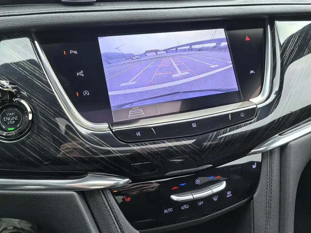 Cadillac XT6 2020 28T мест Luxury