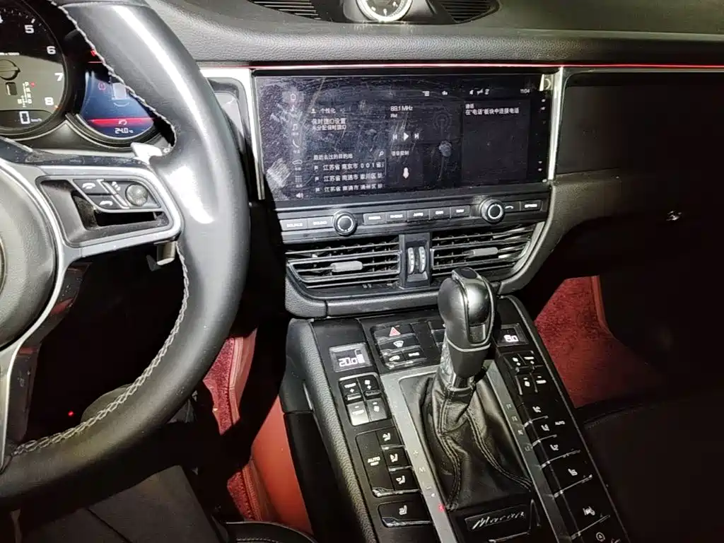 Porsche Macan — миниатюра 13