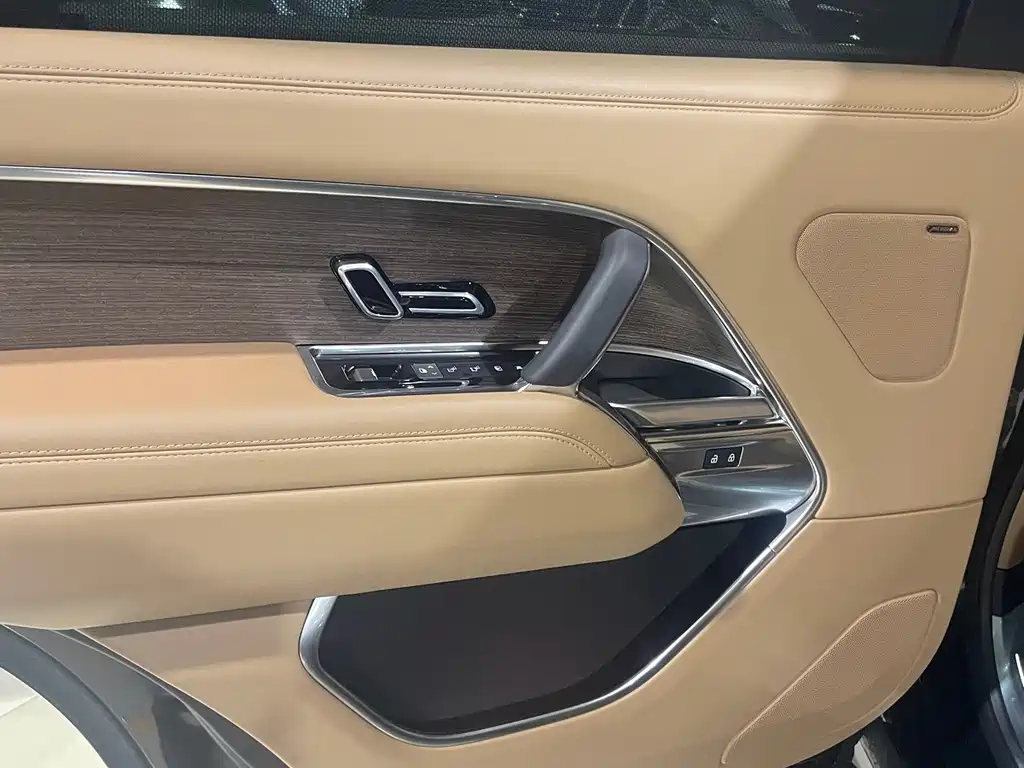 Land Rover Range Rover — миниатюра 7