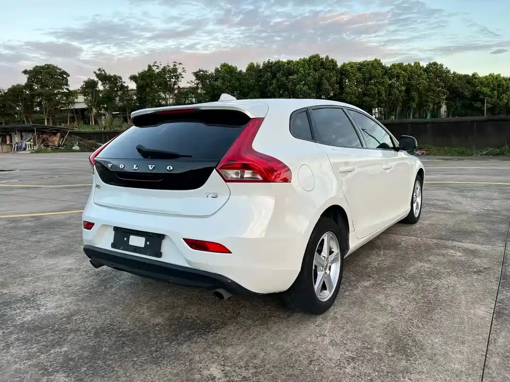 Volvo V40 — миниатюра 7