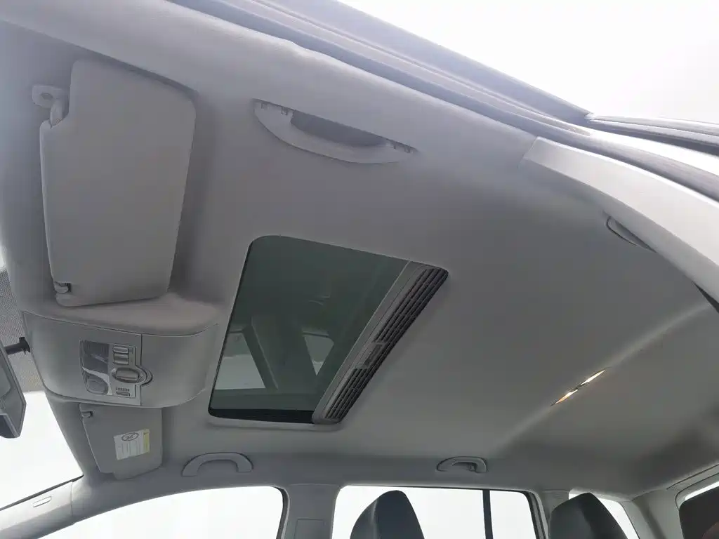 Volkswagen Touran — миниатюра 14