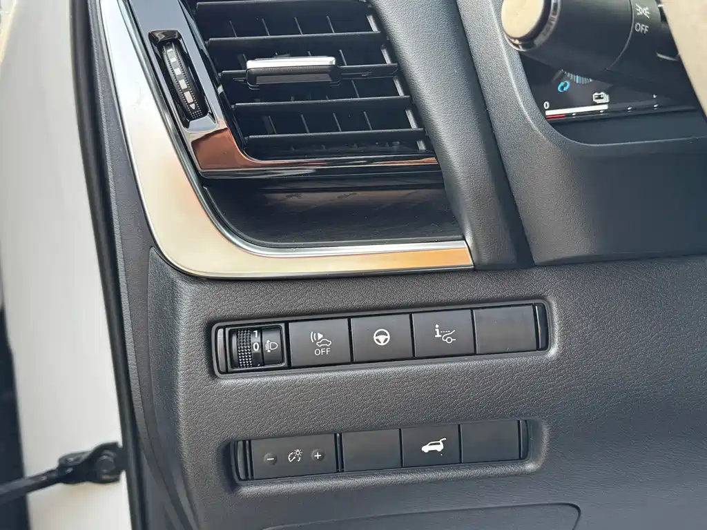 Nissan X-Trail — миниатюра 21